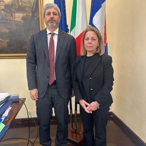 Giffoni, madre incontra Fico: «Ecco come è morta mia figlia al Ruggi»