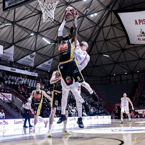 Scafati si riscatta ed espugna il parquet di Pistoia