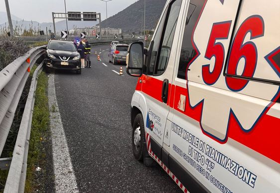 Salerno, tangenziale “maledetta”: altro tamponamento, due feriti