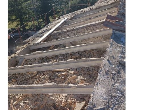 Sarno, operaio precipita dal tetto: è grave in ospedale