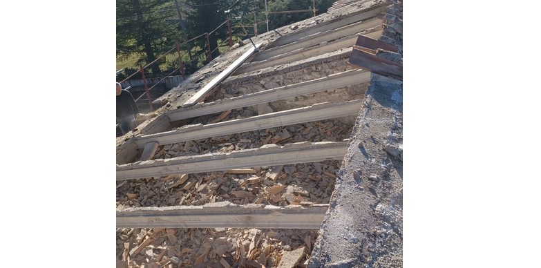 Sarno, operaio precipita dal tetto: è grave in ospedale