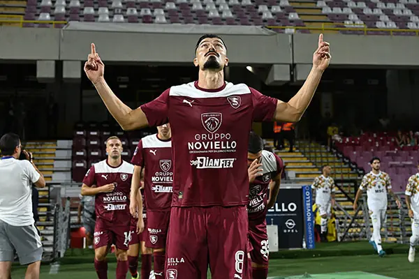 Ivan Varone: «Spero di giocare a Salerno in B»