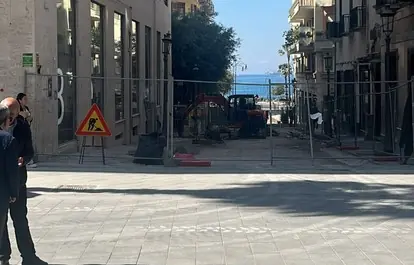 Corso di Salerno, riapre il cantiere. E chiude il bar dei giovani