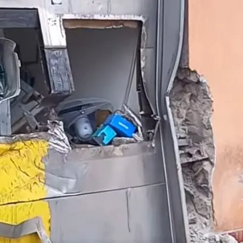 Angri, ordigno fa esplodere Postamat: si indaga