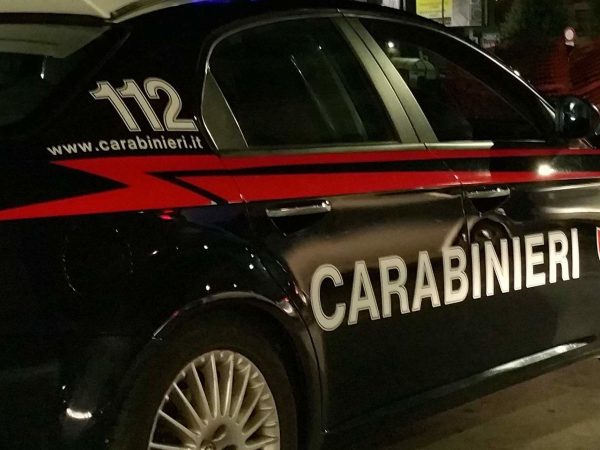 Carabinieri-auto-di-notte