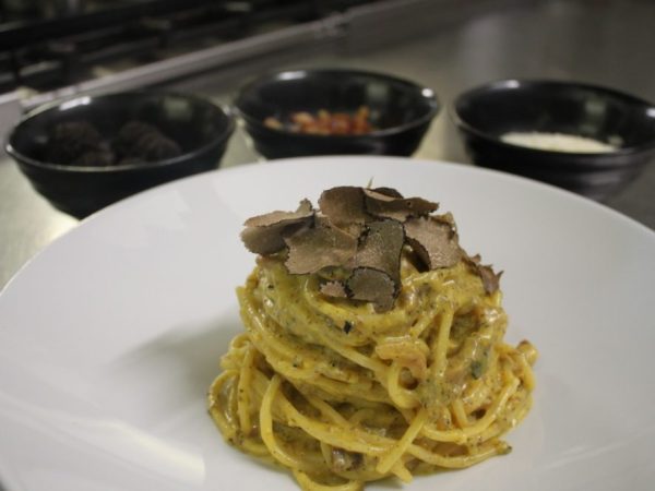 Carbonara-al-tartufo-e1605715635714