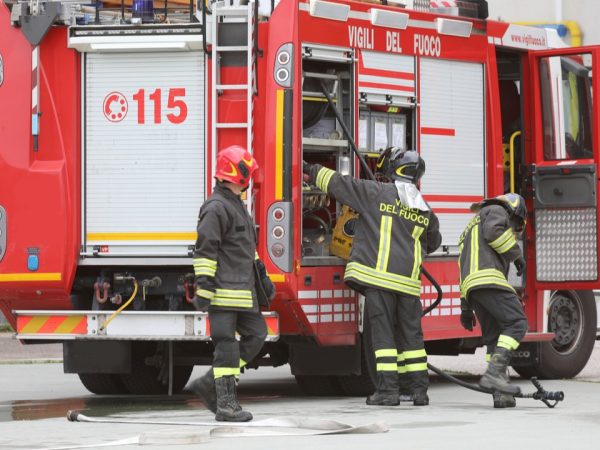 Vigili-del-Fuoco-camion