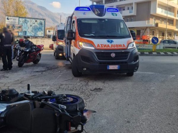 incidente-fisciano-la-solidarieta-ambulanza