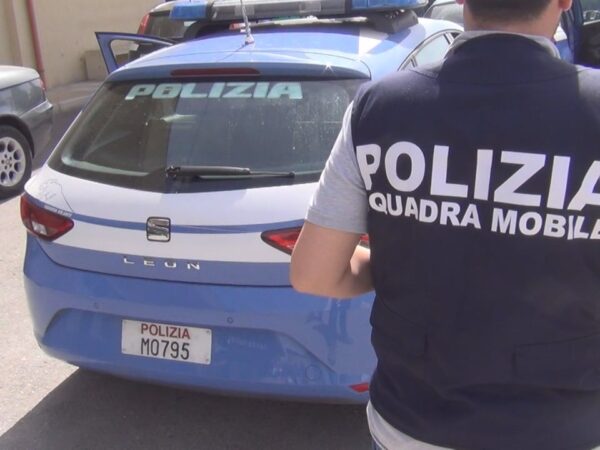 polizia-squadra-mobile